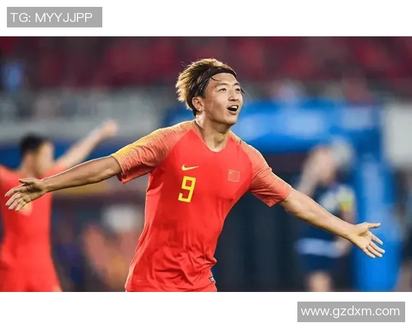 最近备受瞩目的足球明星们引领潮流展现非凡才华与魅力