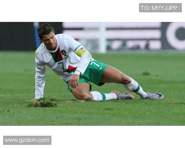 老足球明星帅哥们的魅力瞬间回顾与经典时刻分享 老足球明星帅哥们的魅力瞬间回顾与经典时刻分享