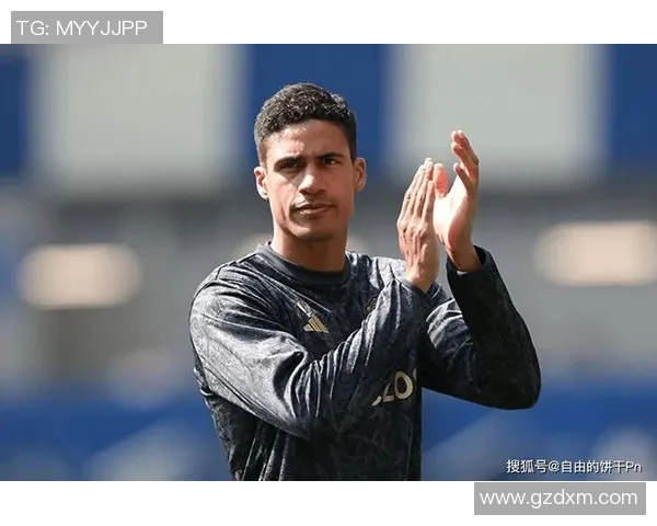 街头偶遇足球明星精彩瞬间视频分享让你感受足球魅力与明星风采 街头偶遇足球明星精彩瞬间视频分享让你感受足球魅力与明星风采