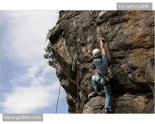 专业解读：重庆攀岩队的边路渗透打法